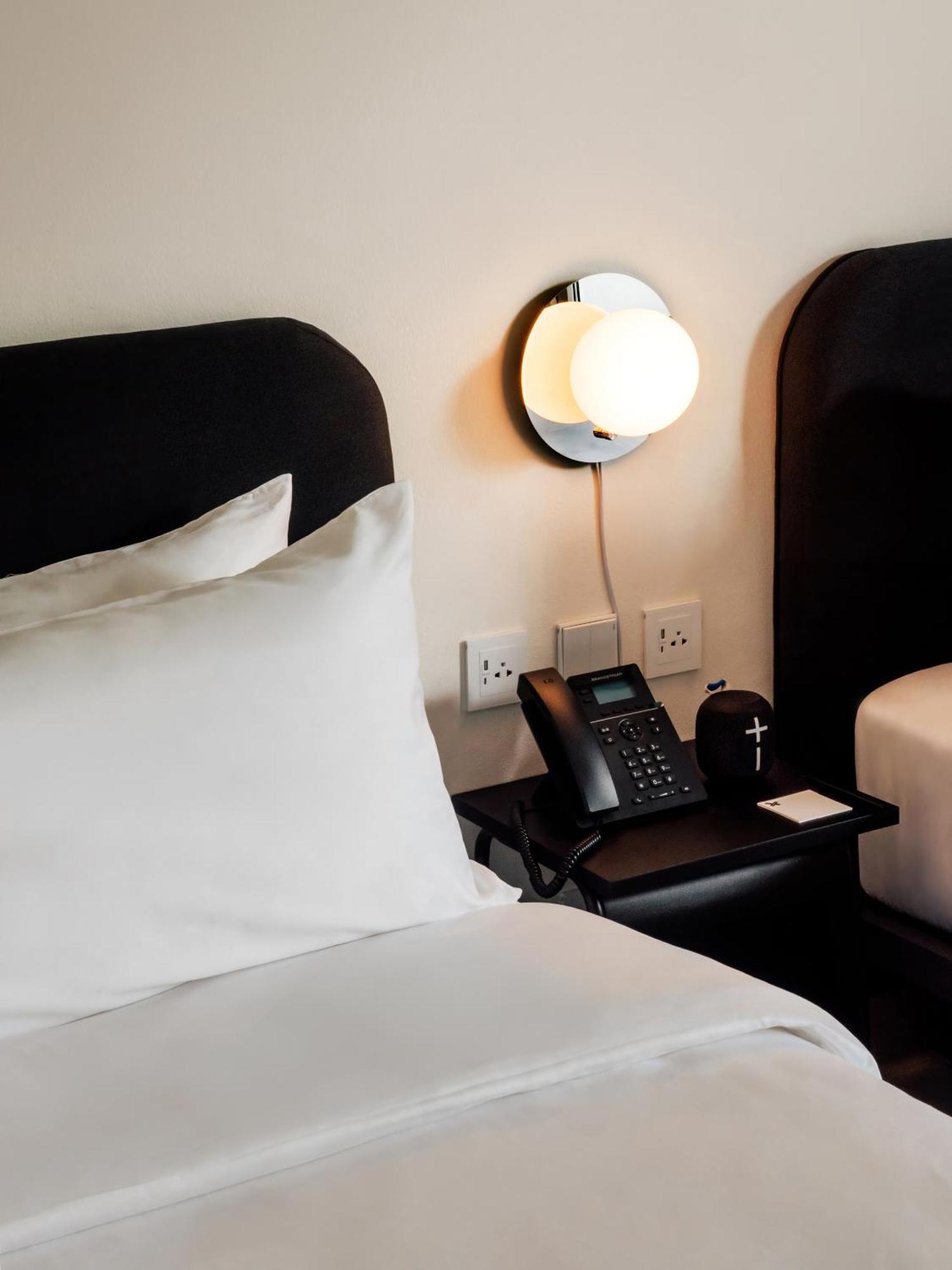 Hotel The Standardx, Bangkok Phra Arthit Extérieur photo