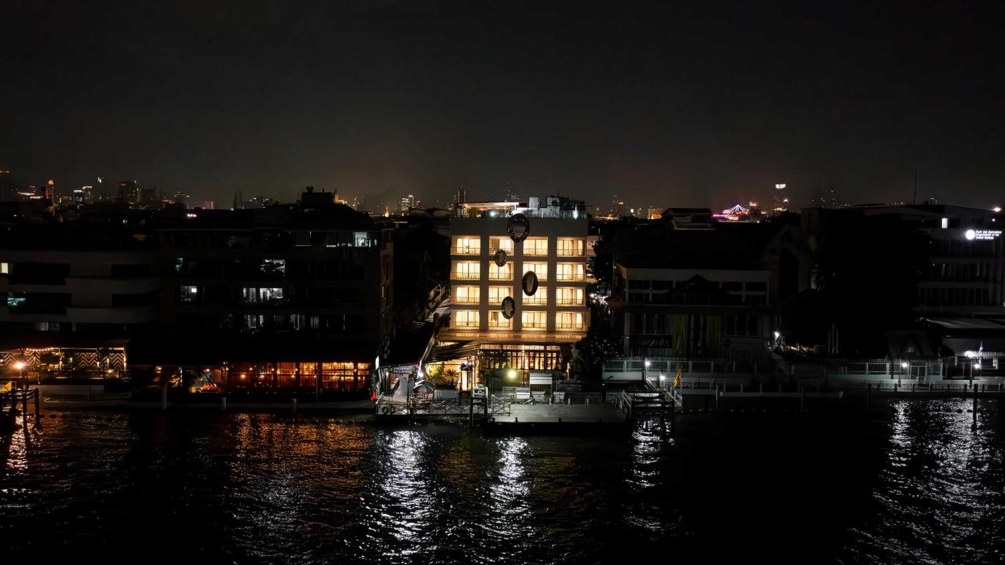 Hotel The Standardx, Bangkok Phra Arthit Extérieur photo