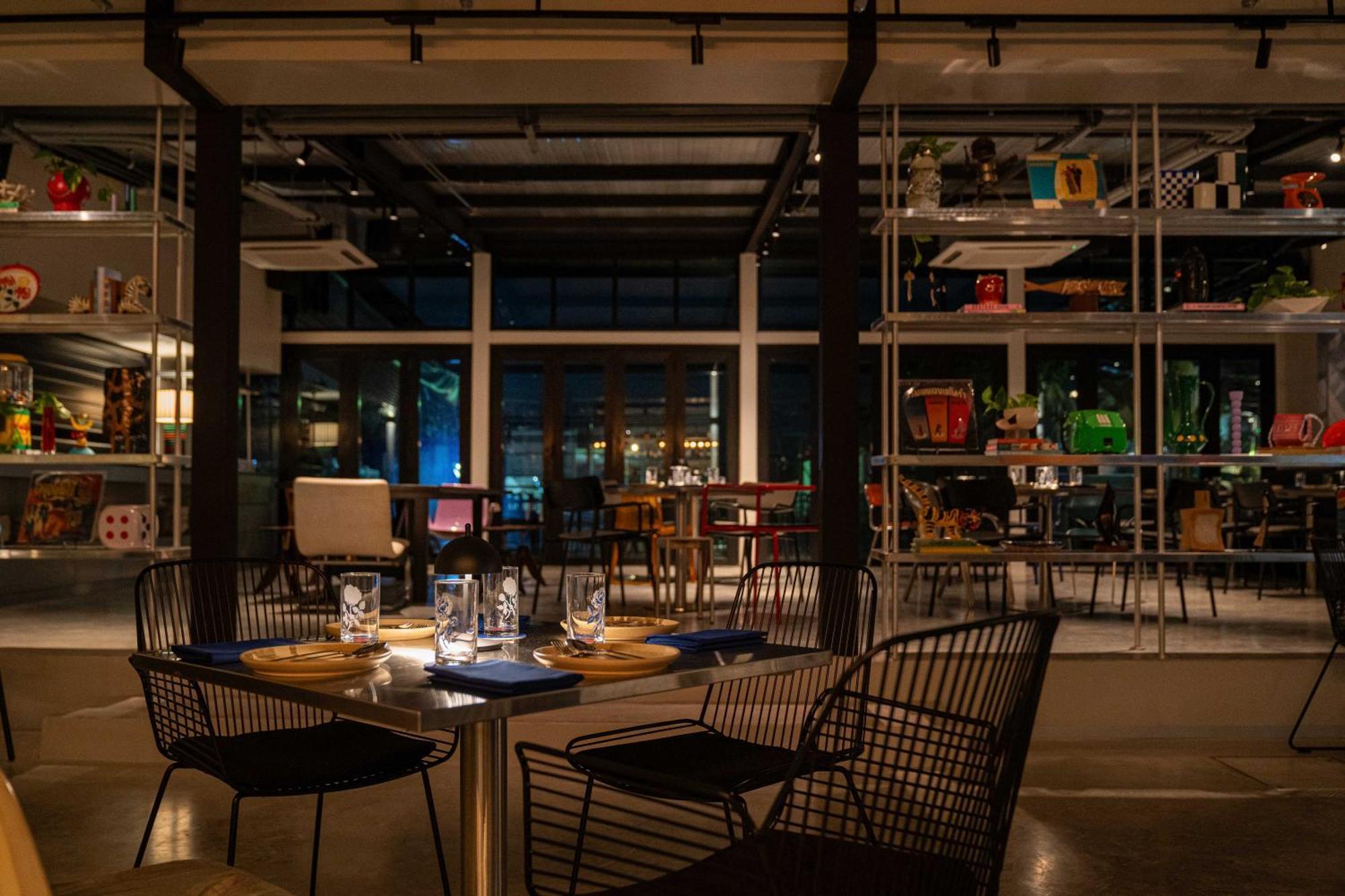 Hotel The Standardx, Bangkok Phra Arthit Extérieur photo
