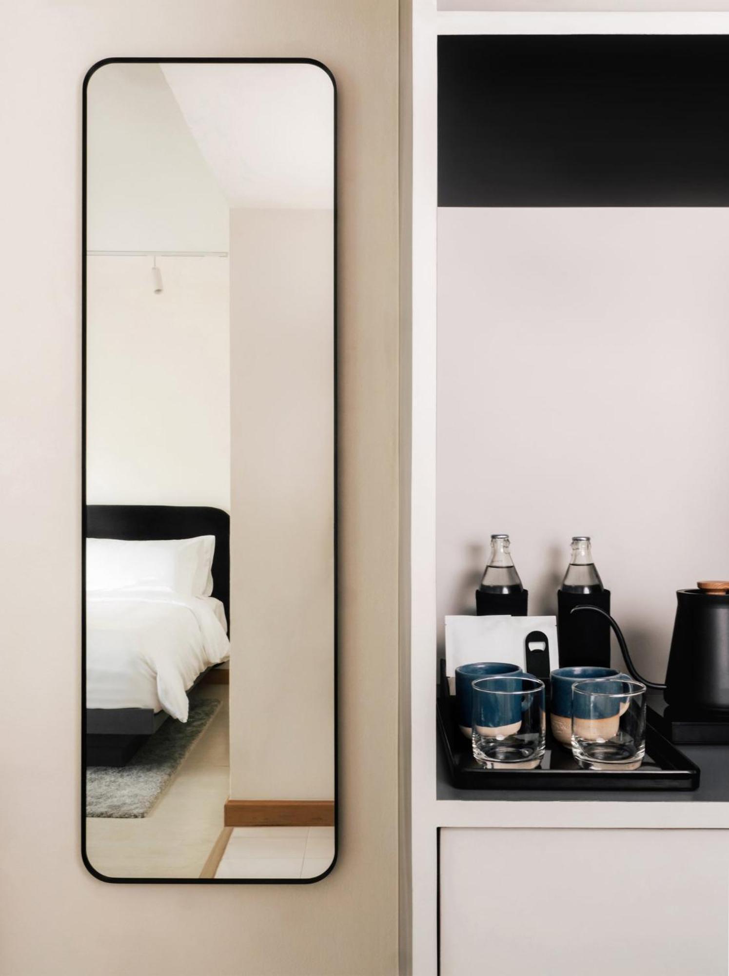 Hotel The Standardx, Bangkok Phra Arthit Extérieur photo